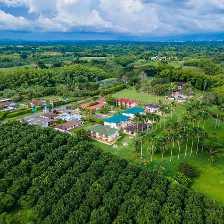 Hotel Campestre La Aldea Montenegro Ngoại thất bức ảnh
